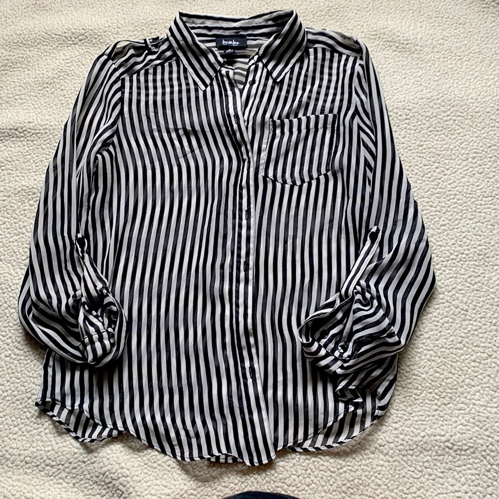By & By long sleeve button up blouse size M (Juniors)
